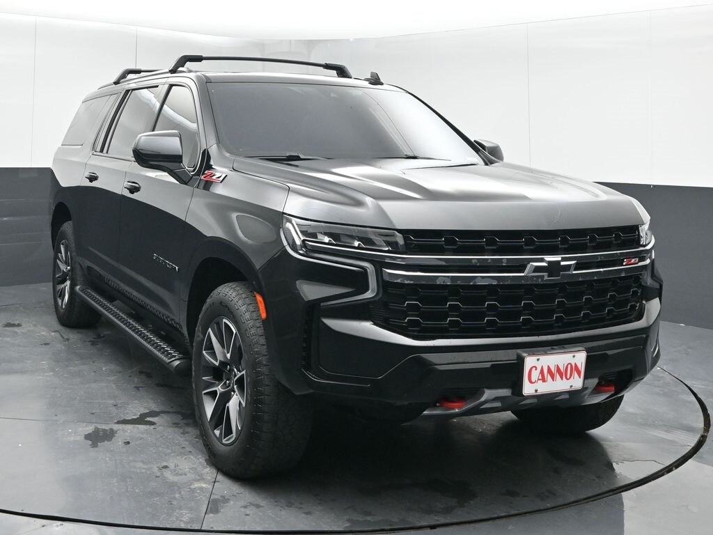 2021 Chevrolet Suburban Z71 photo 2