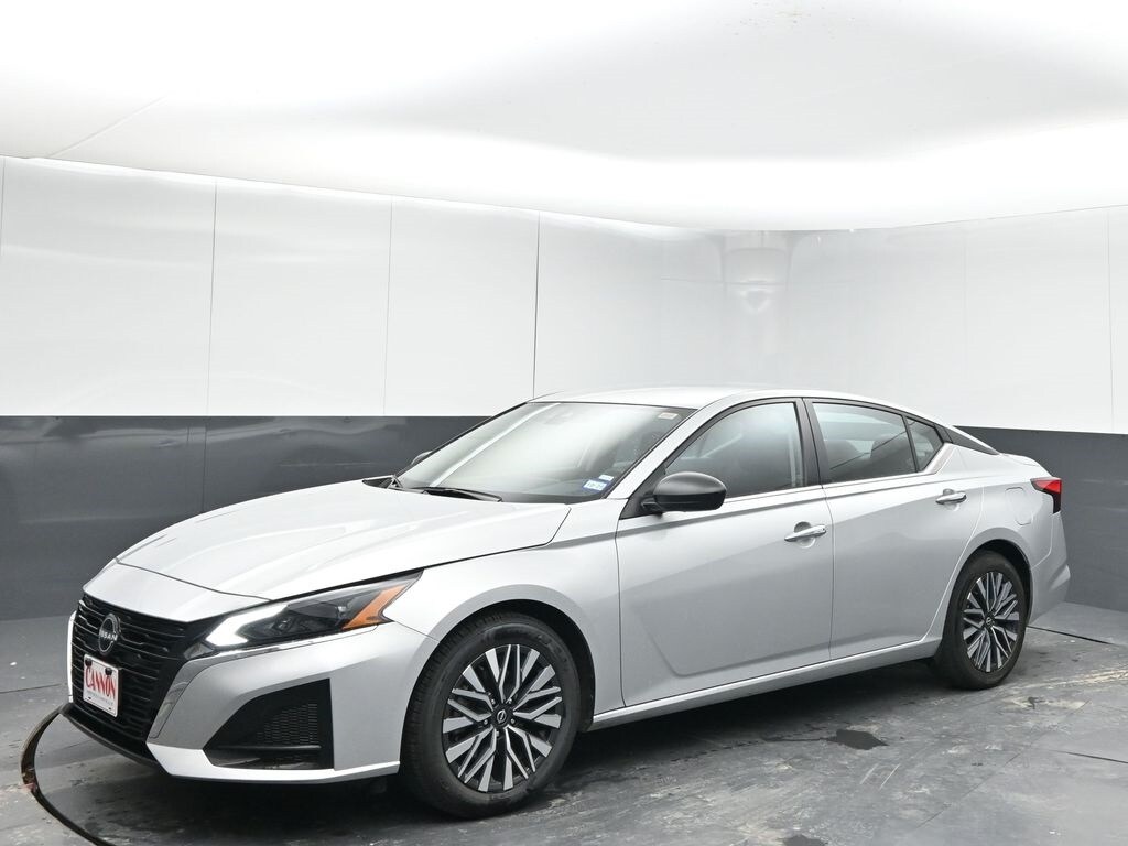 2024 Nissan Altima 2.5 SV photo 3