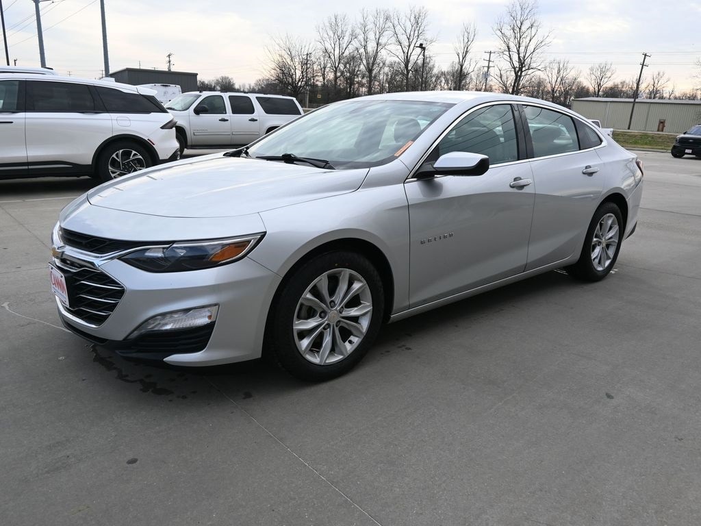 2022 Chevrolet Malibu LT's photo