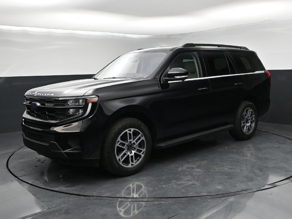 Used 2025 Ford Expedition Active SUV