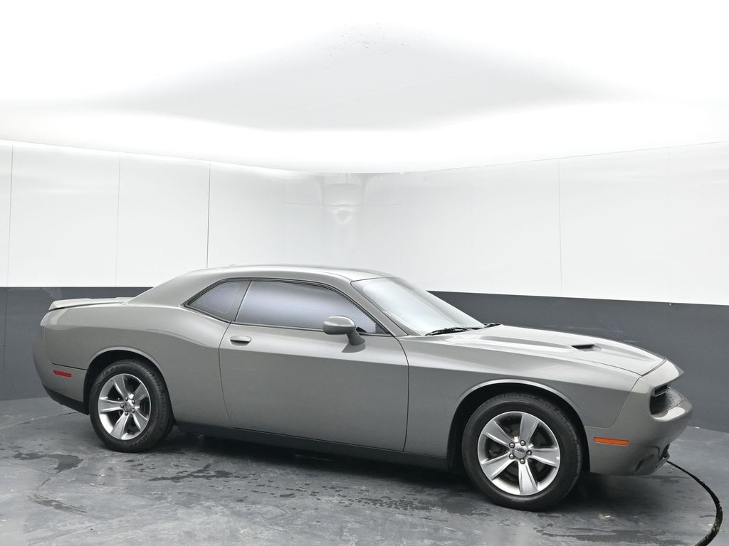 2019 Dodge Challenger SXT's photo