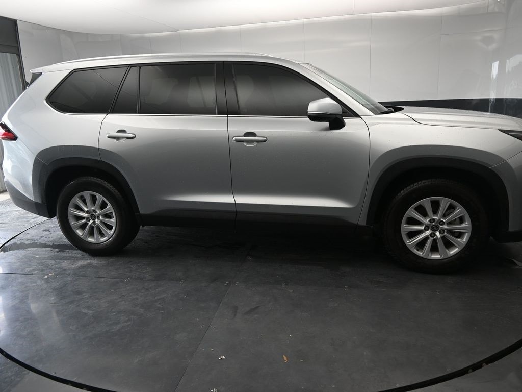 Used 2024 Toyota Grand Highlander XLE with VIN 5TDAAAB51RS022700 for sale in Cleveland, MS