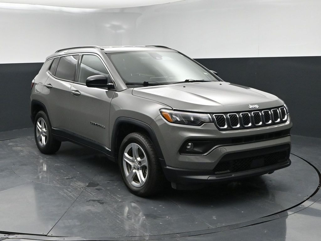 Used 2024 Jeep Compass Latitude SUV