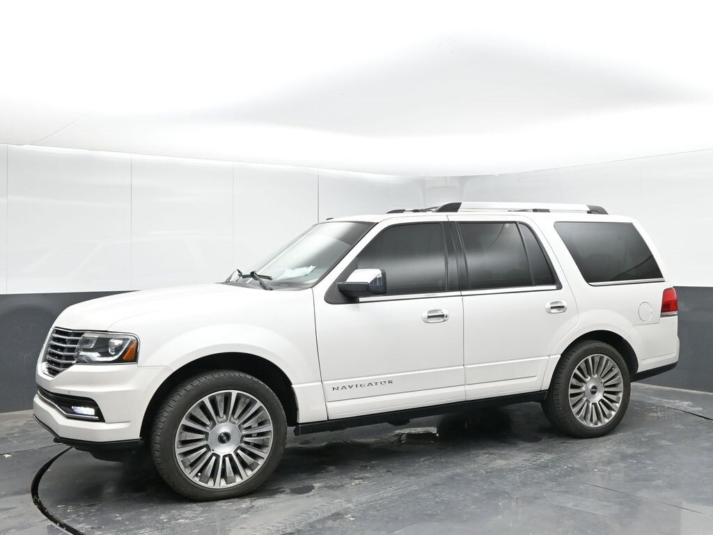 2015 Lincoln Navigator Base photo 4
