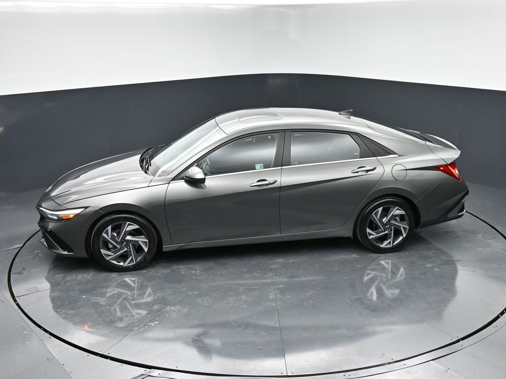 2025 Hyundai Elantra SEL - Photo 24