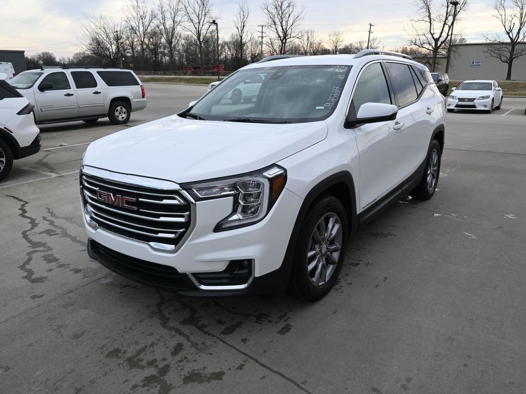 2023 GMC Terrain SLT's photo