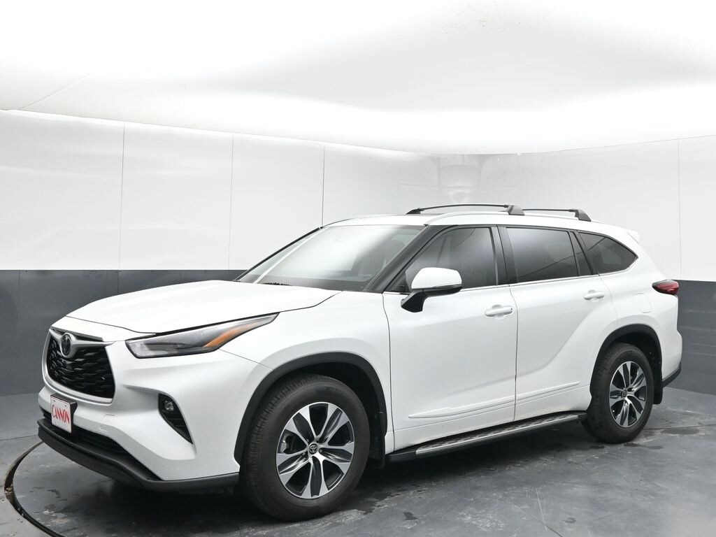 2022 Toyota Highlander XLE photo 4