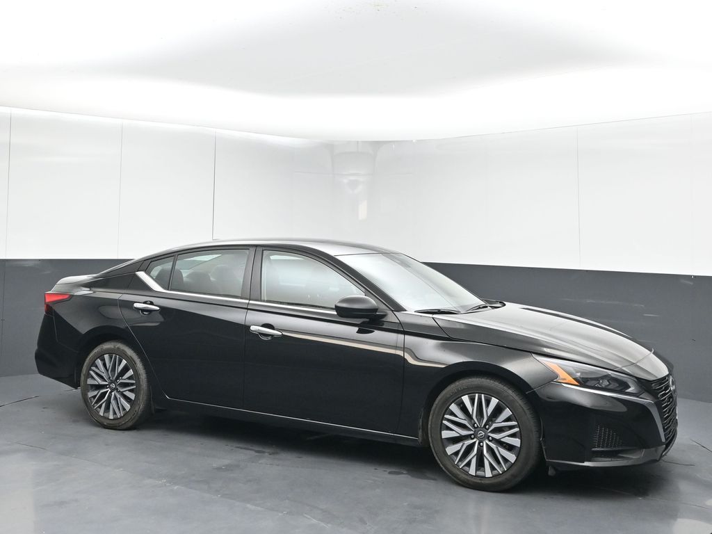 2024 Nissan Altima SV
