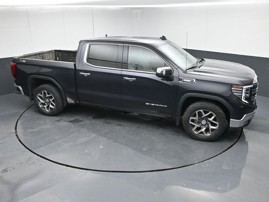 2023 GMC Sierra 1500 SLT - Photo 18