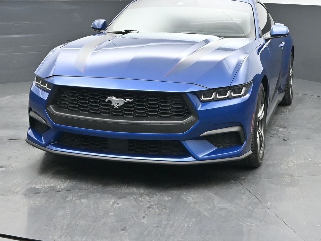 2024 Ford Mustang EcoBoost photo 3