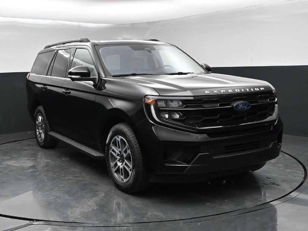 Used 2025 Ford Expedition Active SUV