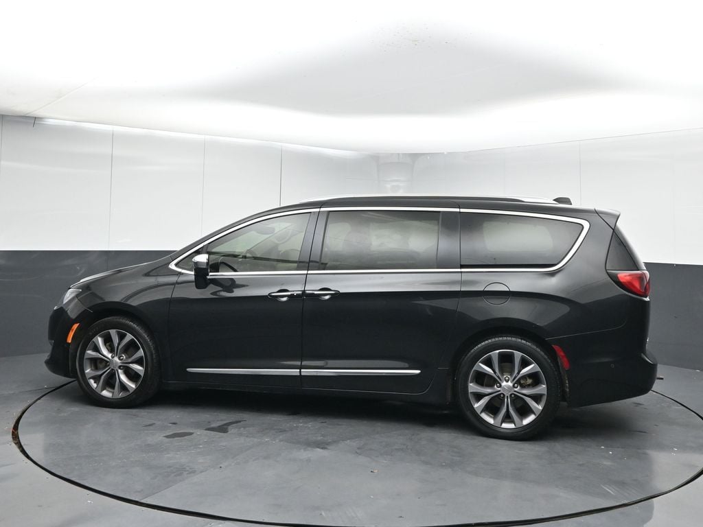 Used 2020 Chrysler Pacifica Limited Minivan/Van