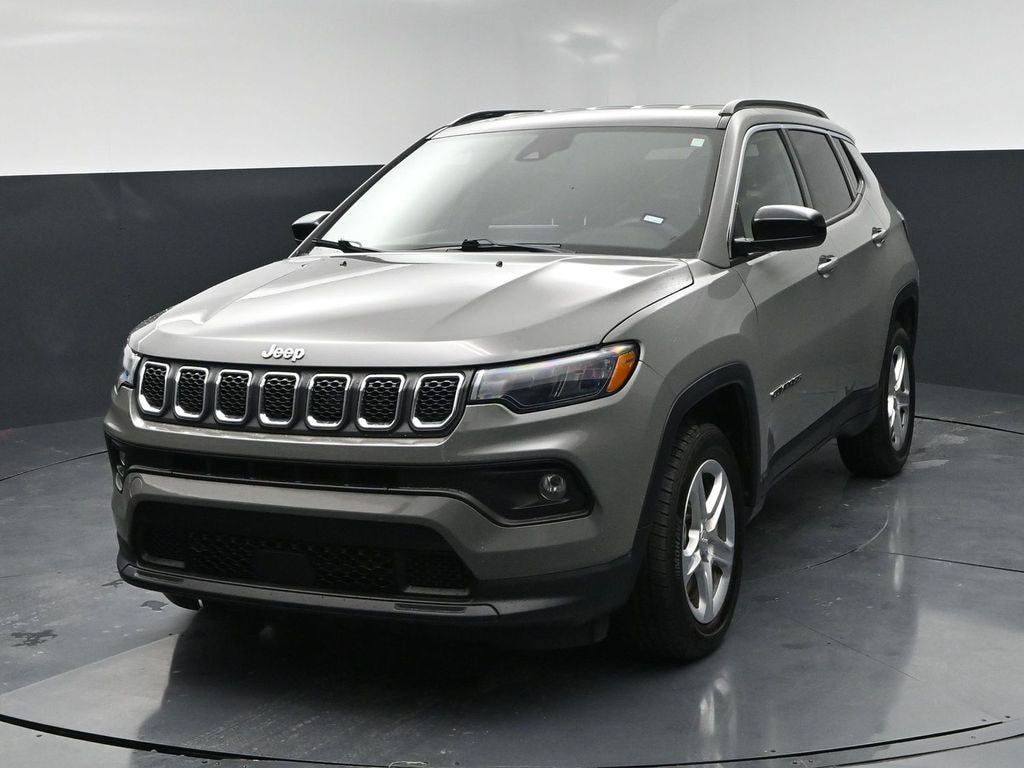 Used 2024 Jeep Compass Latitude SUV