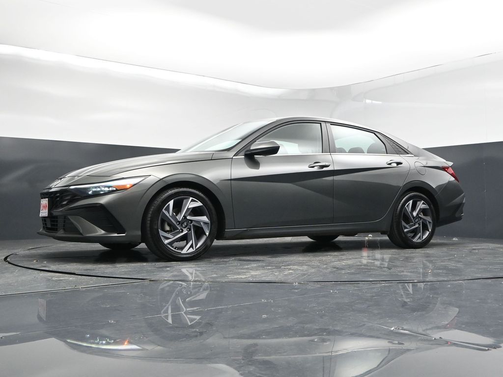 2025 Hyundai Elantra SEL - Photo 29