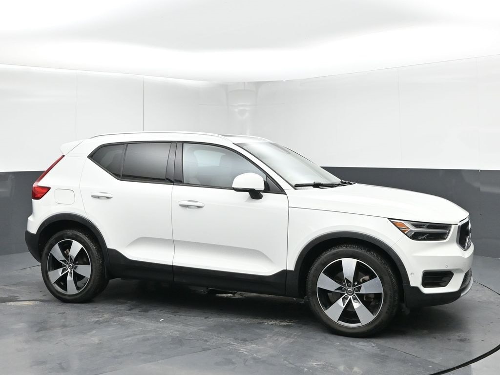 Used 2019 Volvo XC40 Momentum with VIN YV4162UK0K2060505 for sale in Cleveland, MS