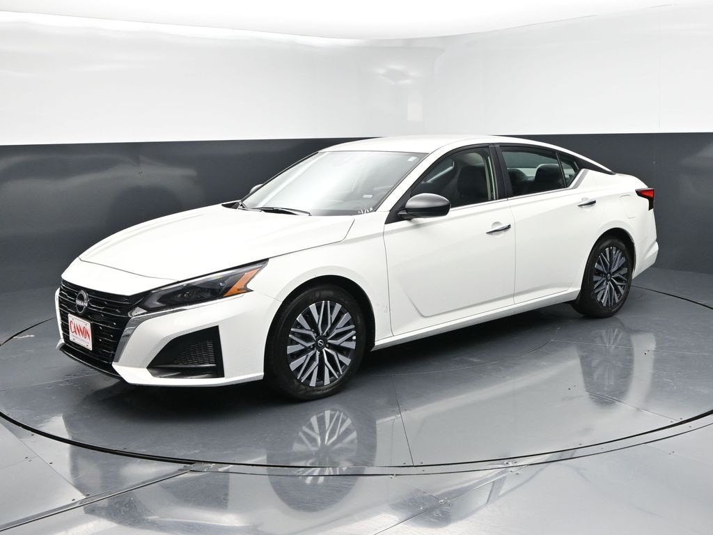 Used 2025 Nissan Altima 2.5 SV Sedan