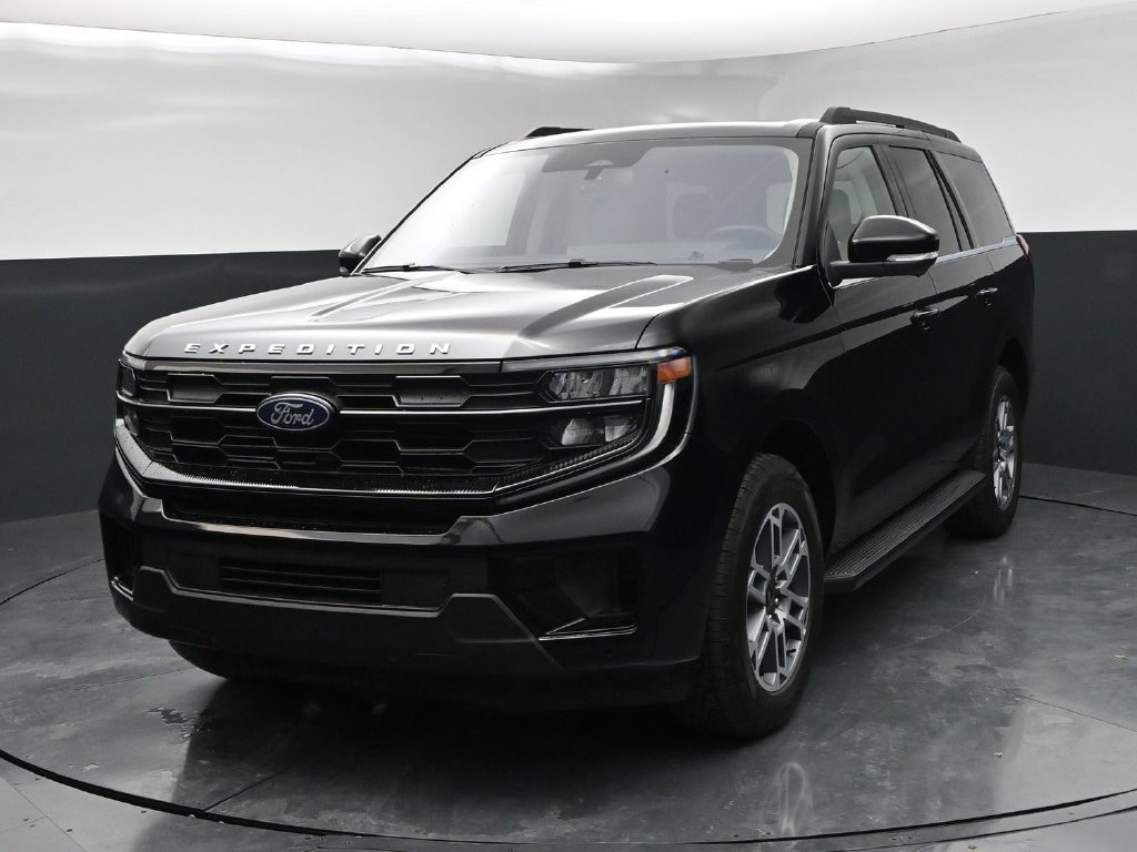 Used 2025 Ford Expedition Active SUV