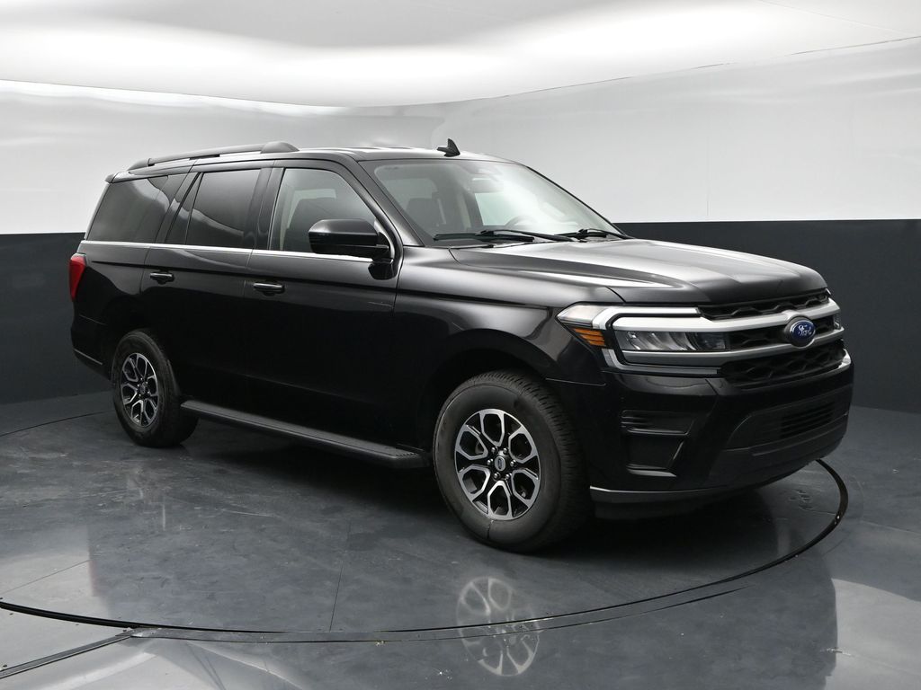 2024 Ford Expedition XLT's photo