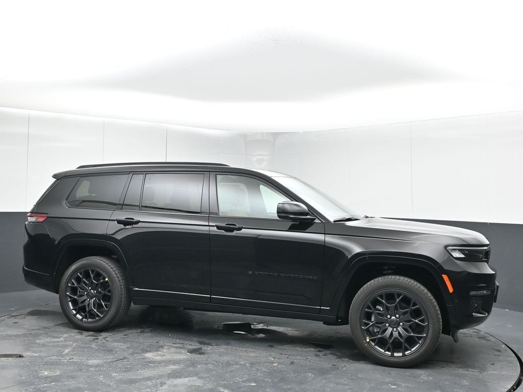 2025 Jeep Grand Cherokee L Summit's photo