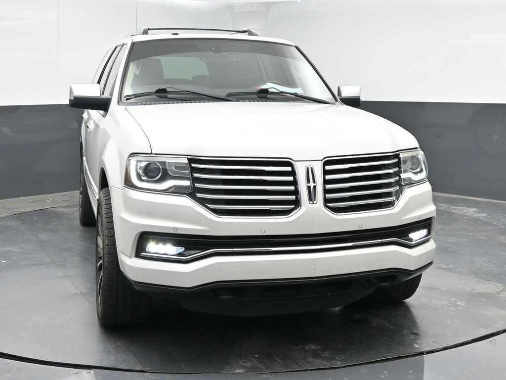 Used 2015 Lincoln Navigator Base with VIN 5LMJJ2JT7FEJ11557 for sale in Cleveland, MS