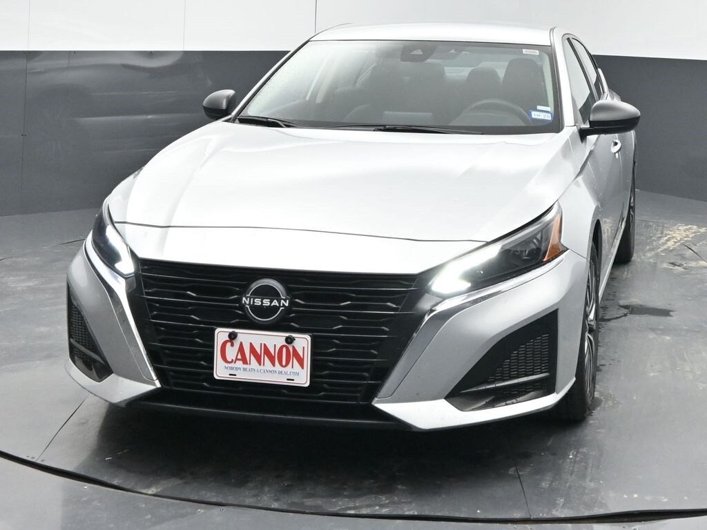 2024 Nissan Altima 2.5 SV photo 2