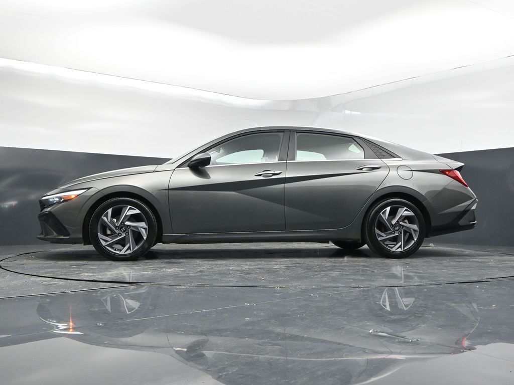 2025 Hyundai Elantra SEL - Photo 30