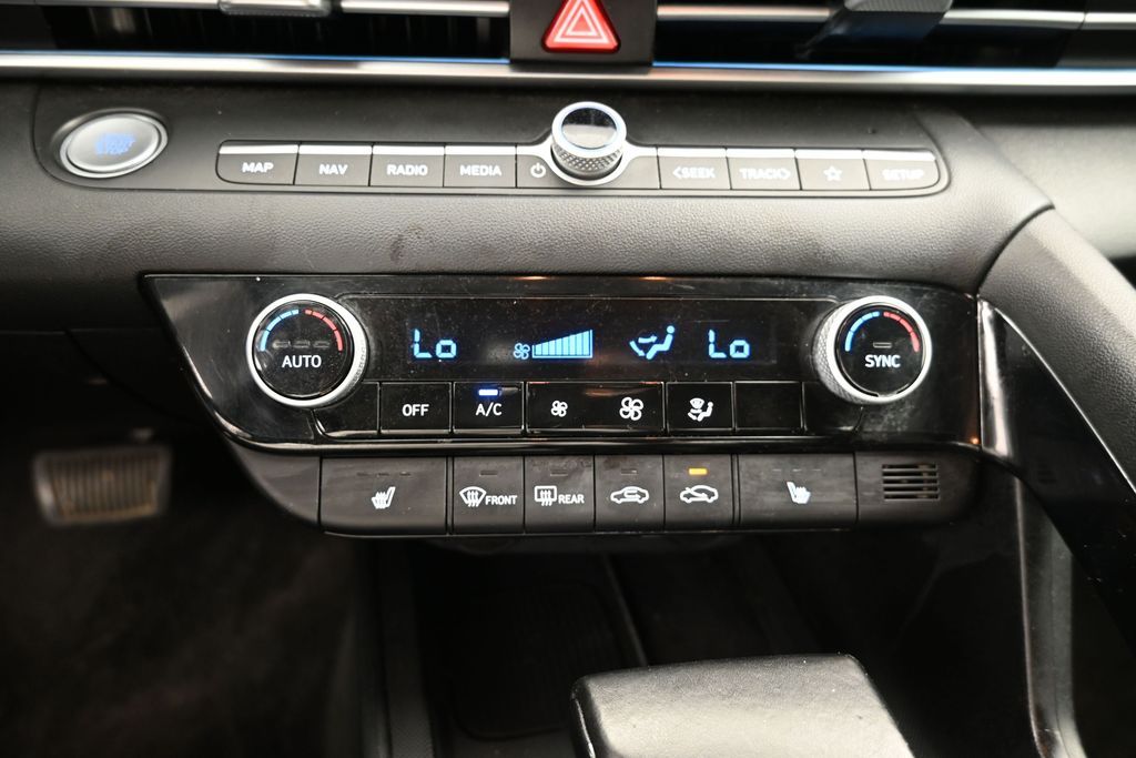 2025 Hyundai Elantra SEL - Photo 14