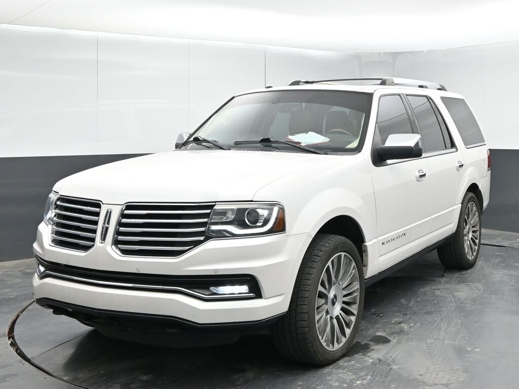 2015 Lincoln Navigator Base photo 3