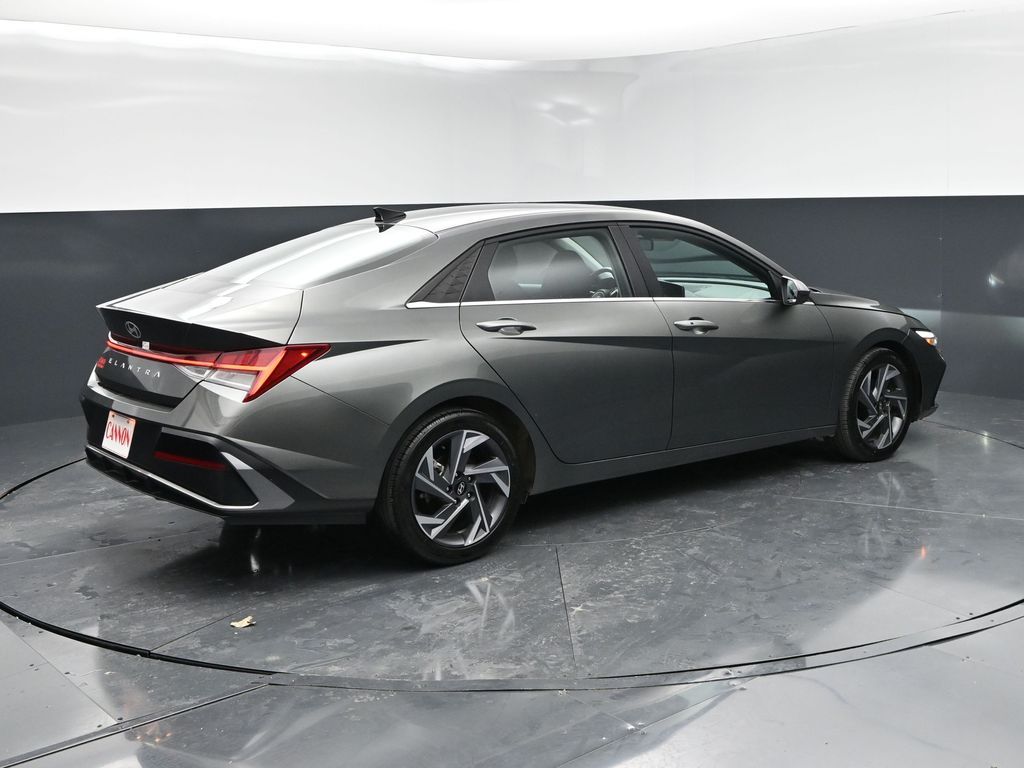 2025 Hyundai Elantra SEL - Photo 7