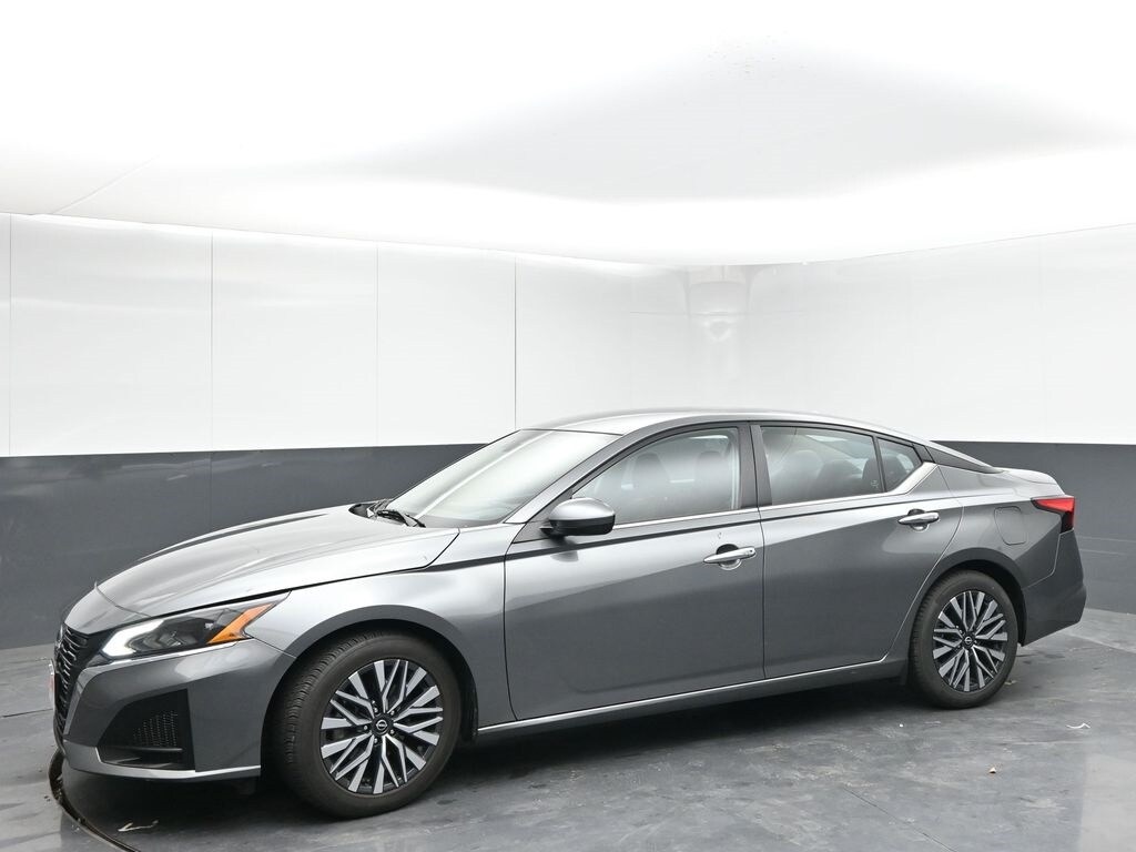 2023 Nissan Altima 2.5 SV photo 4