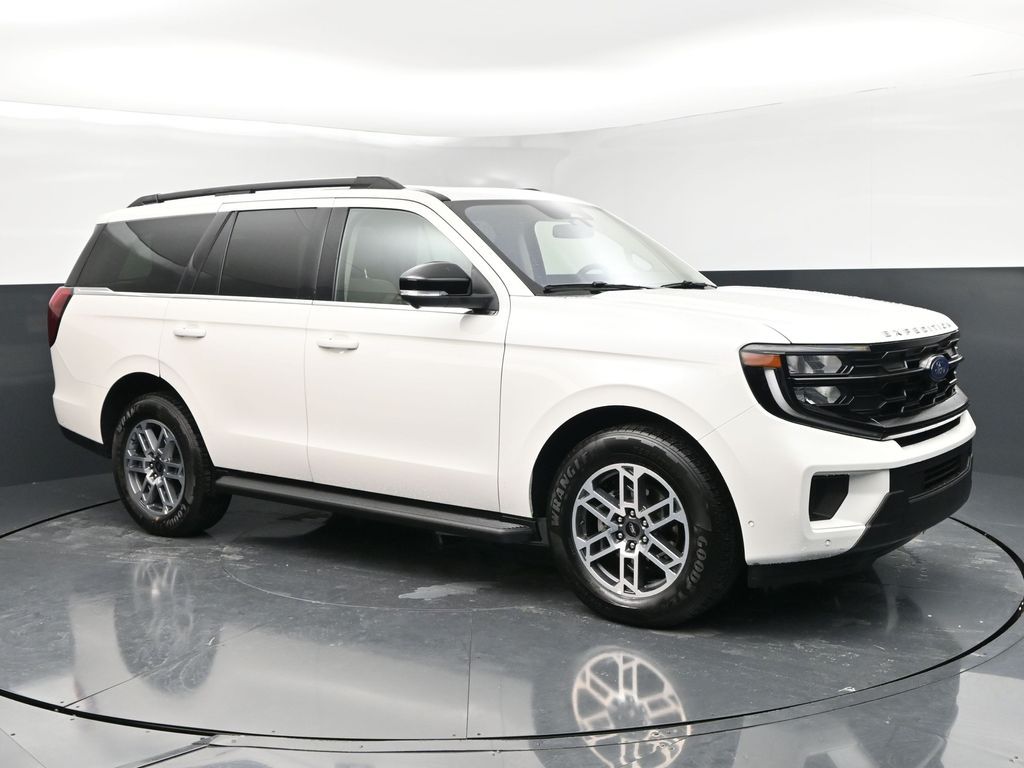 2025 Ford Expedition Active's photo