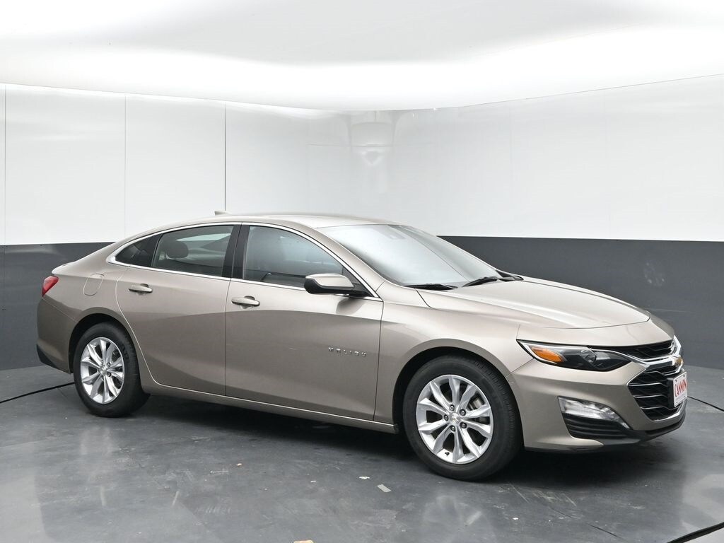 2023 Chevrolet Malibu 1LT photo 2