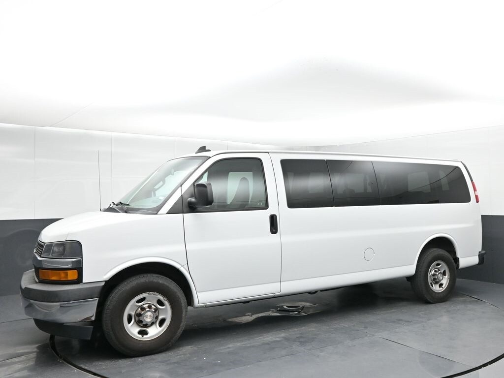 2020 Chevrolet Express 3500 LT photo 4