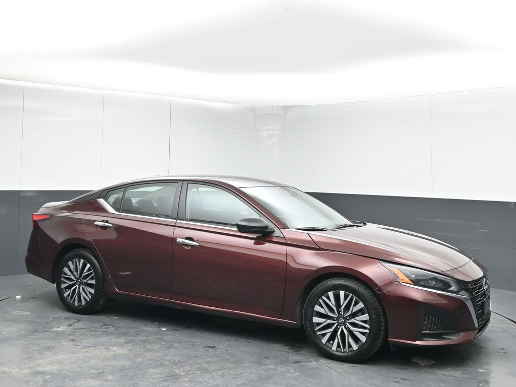 2024 Nissan Altima SV