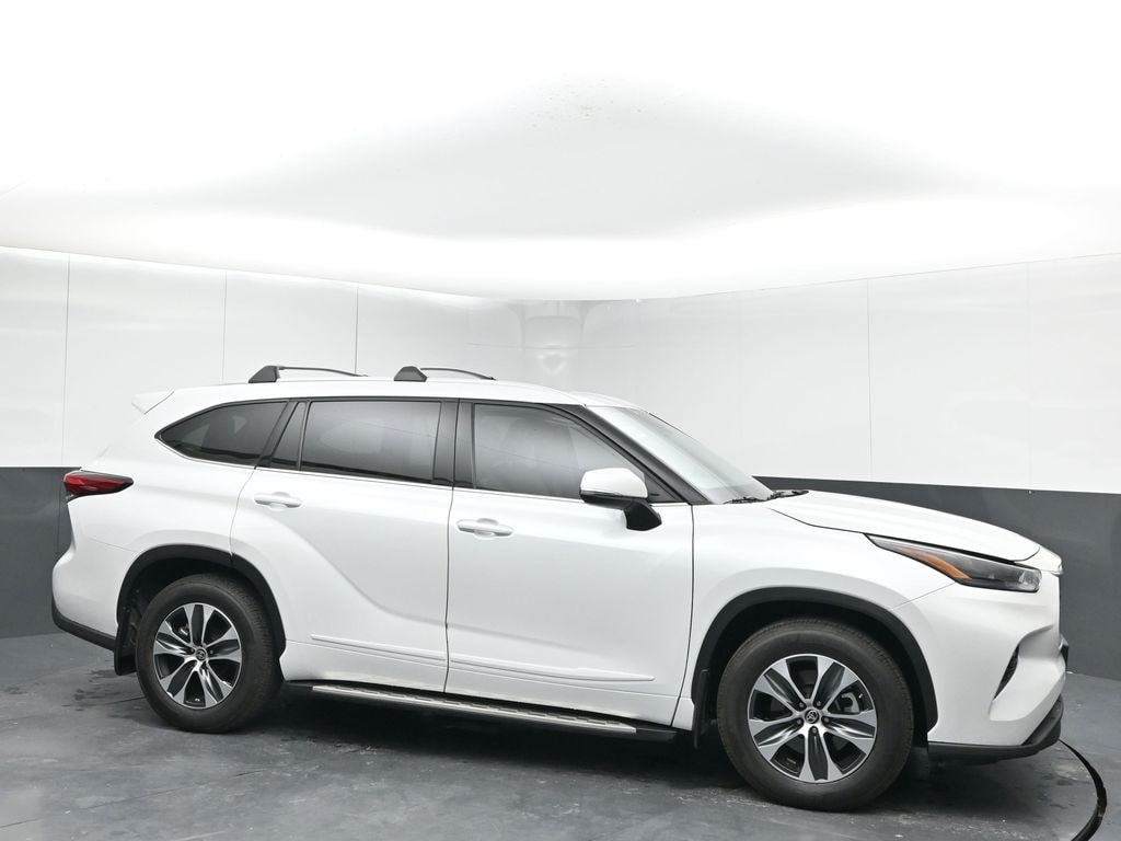 2022 Toyota Highlander XLE's photo