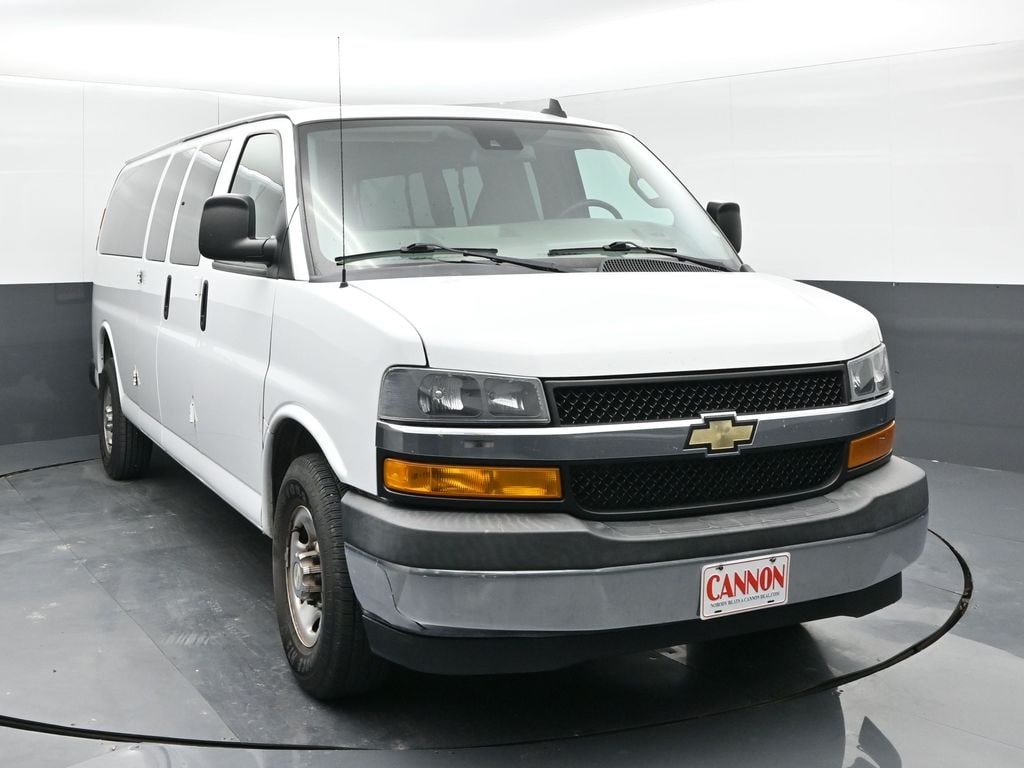 Used 2020 Chevrolet Express Passenger LT with VIN 1GAZGPFG6L1162836 for sale in Cleveland, MS