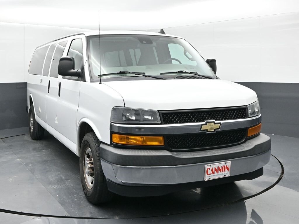 2020 Chevrolet Express 3500 LT photo 2
