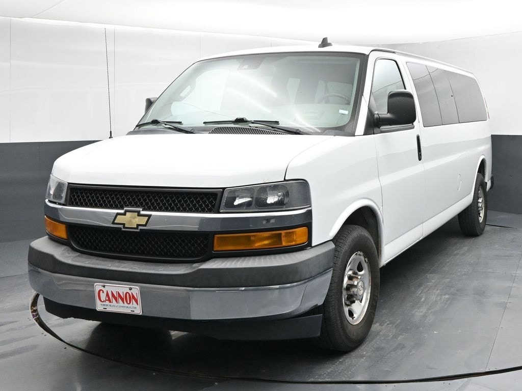 2020 Chevrolet Express 3500 LT photo 3