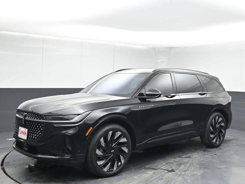 2024 Lincoln Nautilus Reserve photo 3