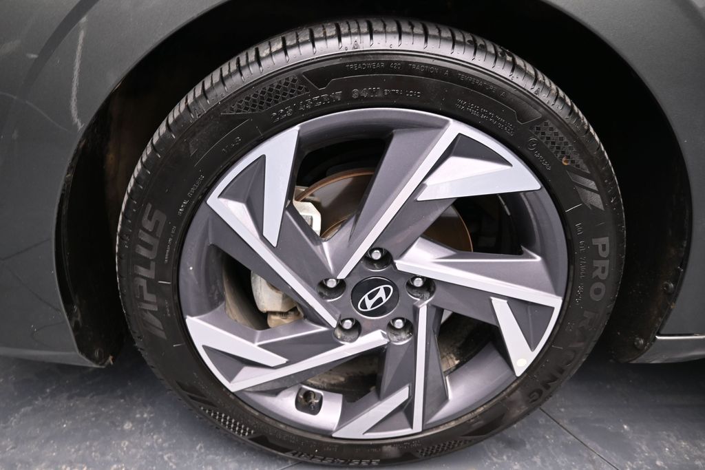 2025 Hyundai Elantra SEL - Photo 18