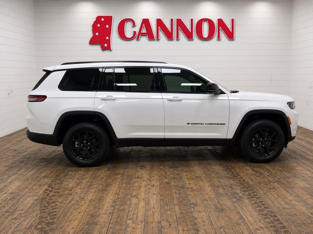New 2026 Jeep Grand Cherokee L Altitude Sport Utility