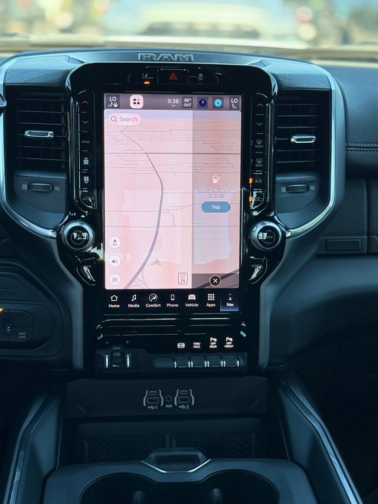2026 RAM 3500 Laramie - Photo 26