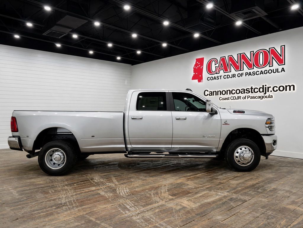 2026 RAM 3500 Laramie - Photo 6