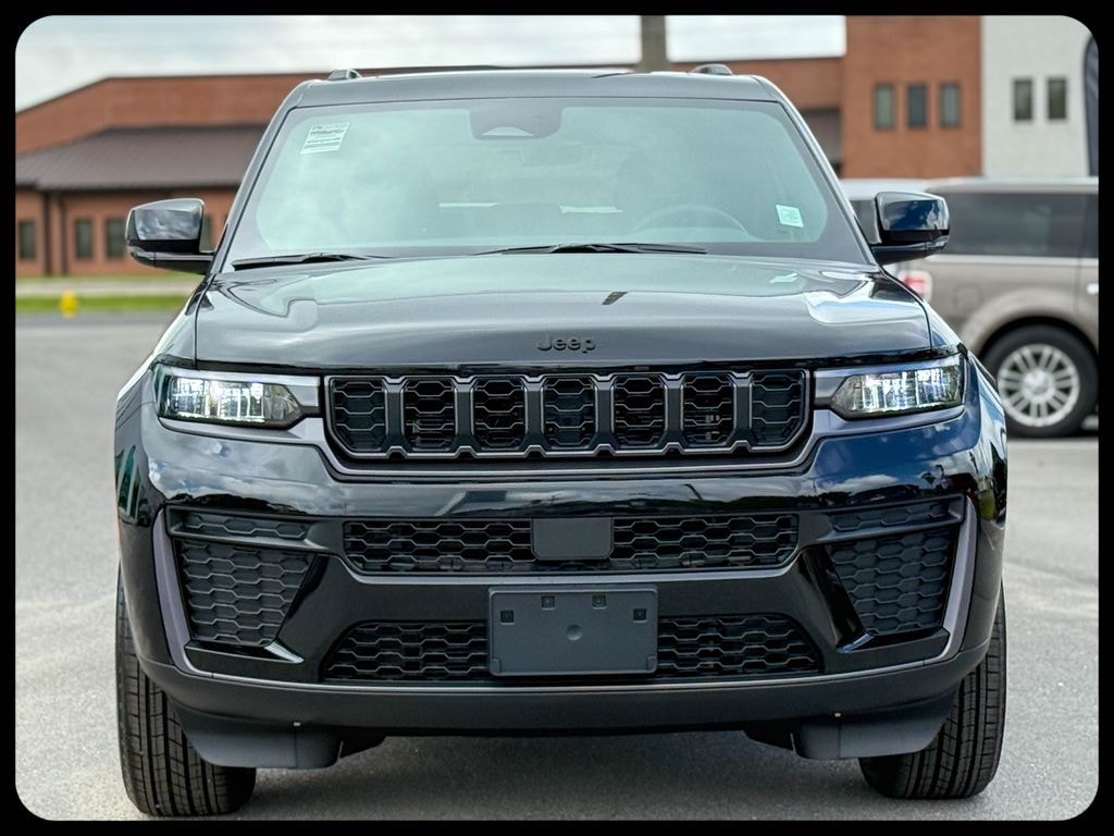 New 2026 Jeep Grand Cherokee Laredo Altitude Sport Utility