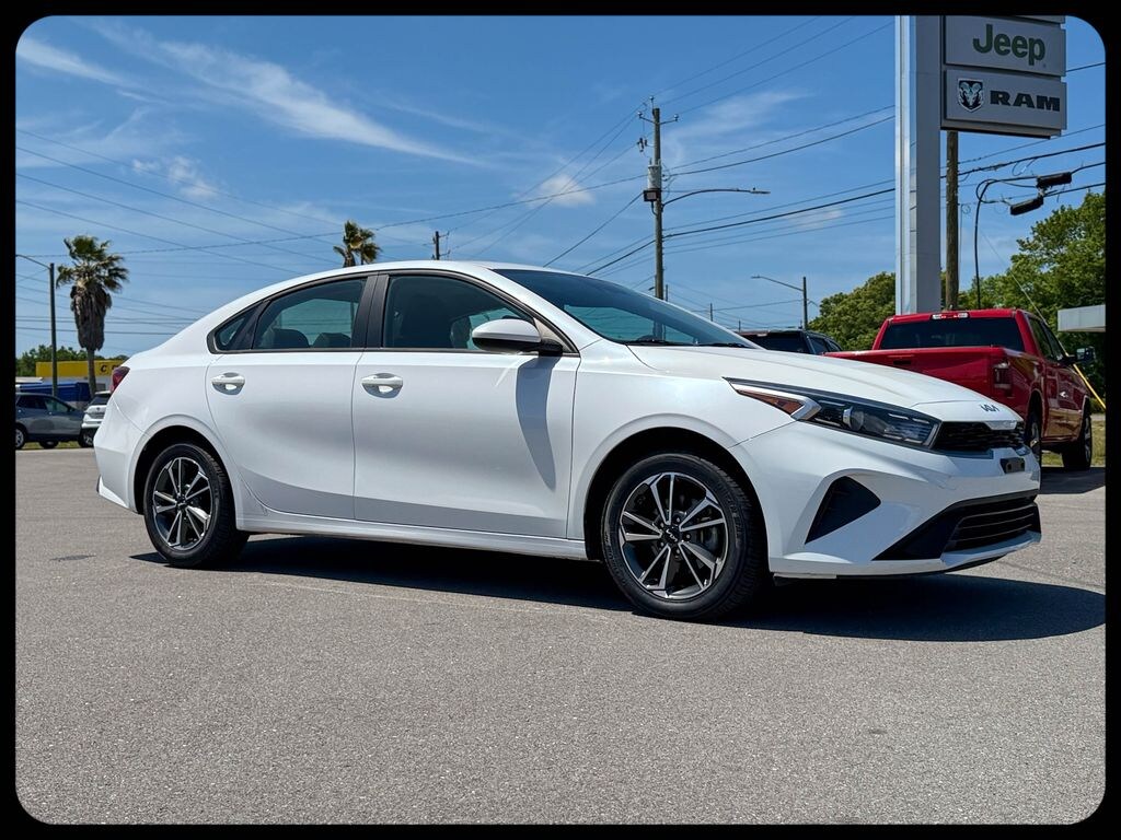Used 2023 Kia Forte LXS Sedan