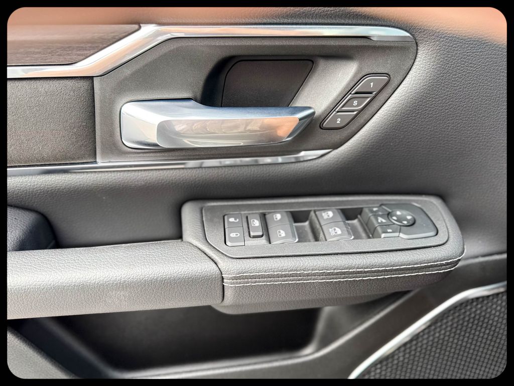 2026 RAM 1500 Laramie - Photo 36