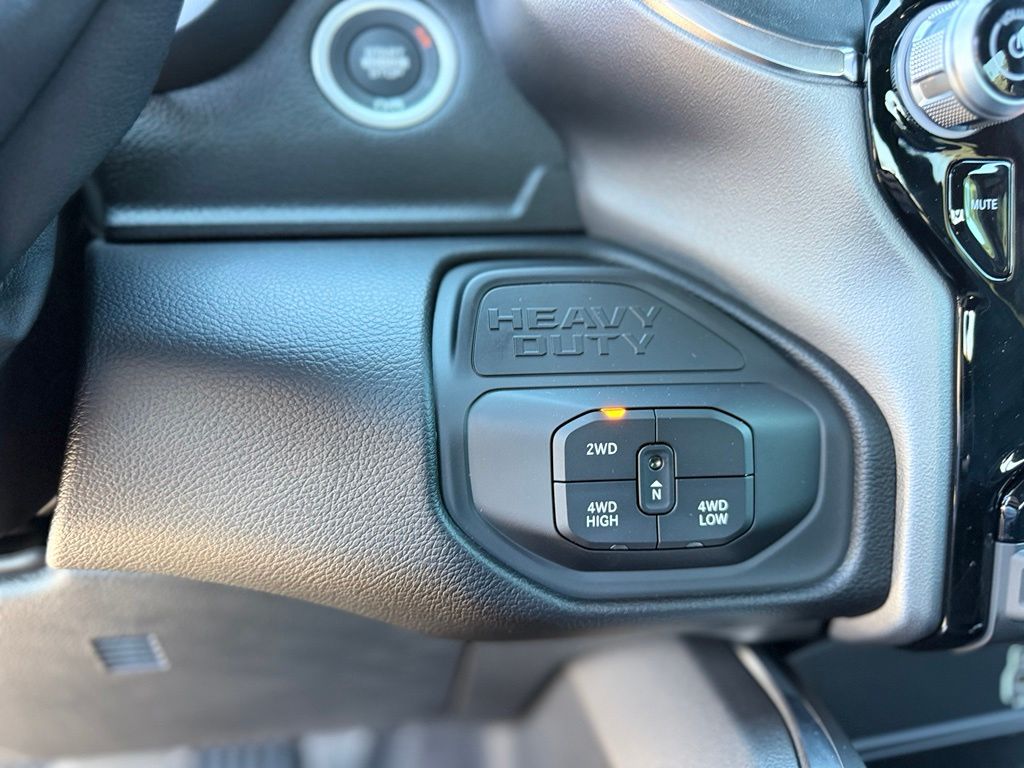 2026 RAM 3500 Laramie - Photo 30