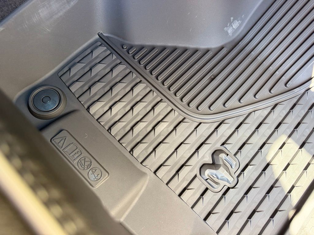2026 RAM 3500 Laramie - Photo 12