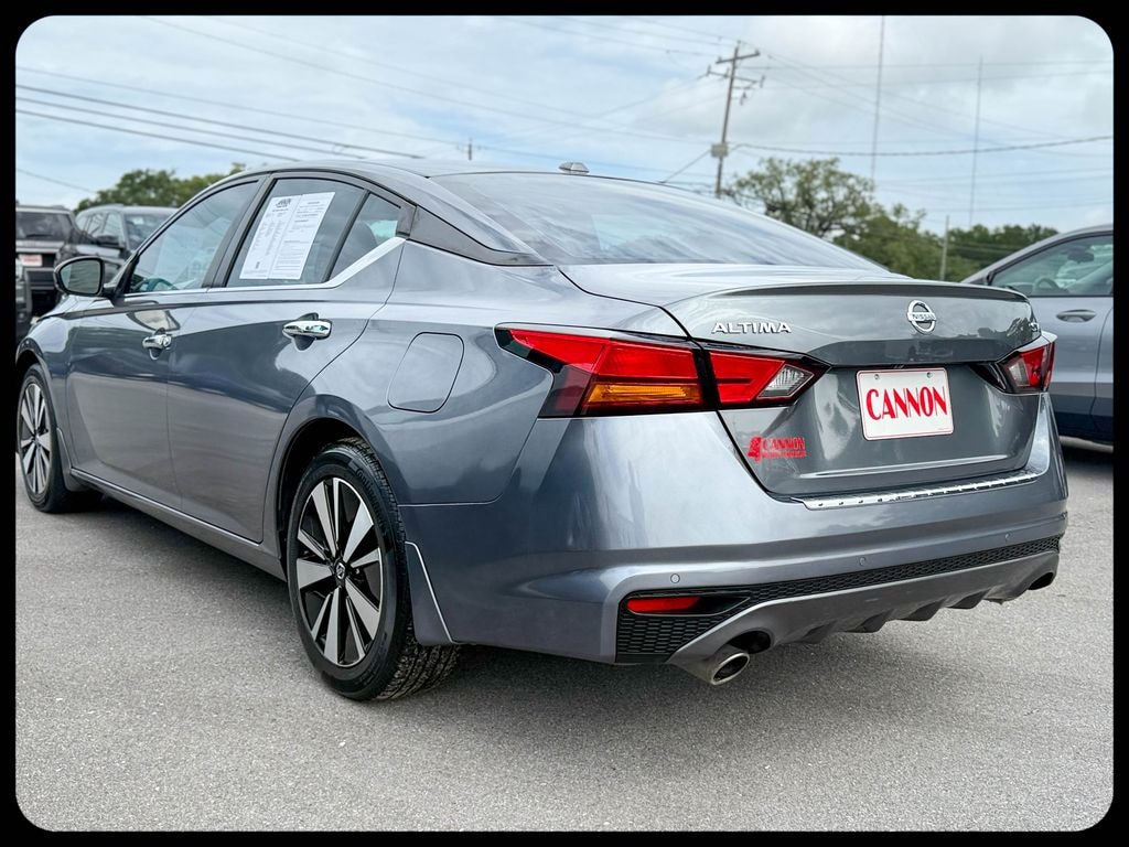 Used 2021 Nissan Altima 2.5 SV Sedan