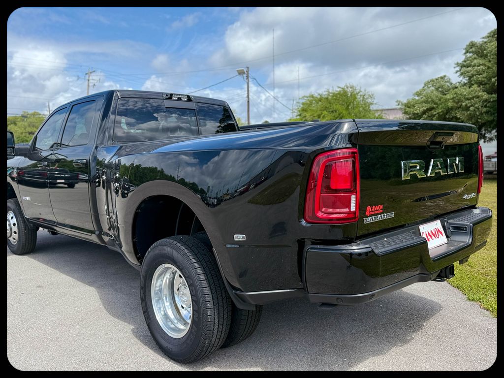 2026 RAM 3500 Laramie - Photo 6